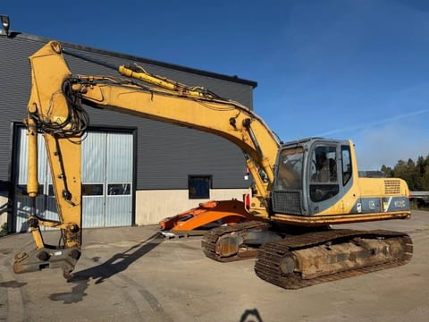 2013 LiuGong 922 LC crawler excavator, side view 2013 LiuGong 922 LC crawler excavator, side view