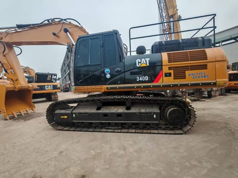2023 Caterpillar 340D2 L crawler excavator side view 2023 Caterpillar 340D2 L crawler excavator side view