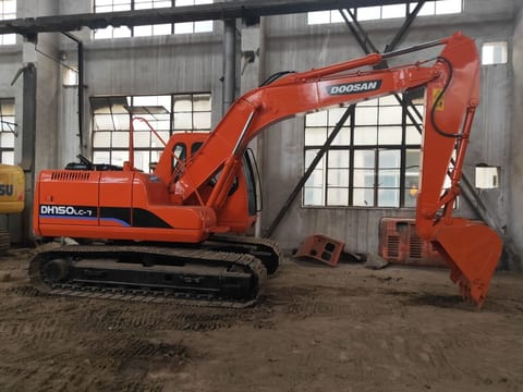 Doosan DH150LC-7 crawler excavator, side view Doosan DH150LC-7 crawler excavator, side view