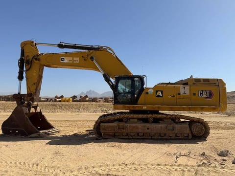 2022 Caterpillar 395 crawler excavator side view 2022 Caterpillar 395 crawler excavator side view