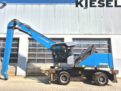 2017 Fuchs MHL335 F material handler, side view 2017 Fuchs MHL335 F material handler, side view