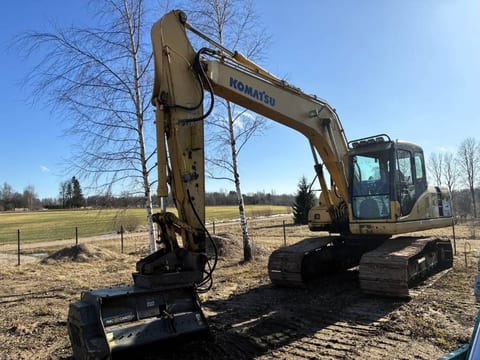 2008 Komatsu PC160LC-7 crawler excavator, side view with mulcher attachment 2008 Komatsu PC160LC-7 crawler excavator, side view with mulcher attachment
