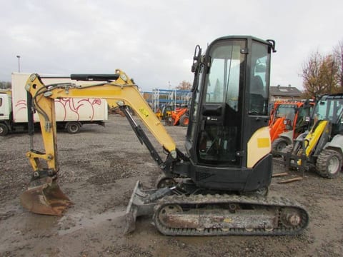 2016 Yanmar VIO25-4 mini excavator, side view 2016 Yanmar VIO25-4 mini excavator, side view