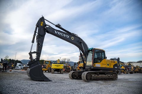 2009 Volvo EC210CNL crawler excavator, side view 2009 Volvo EC210CNL crawler excavator, side view