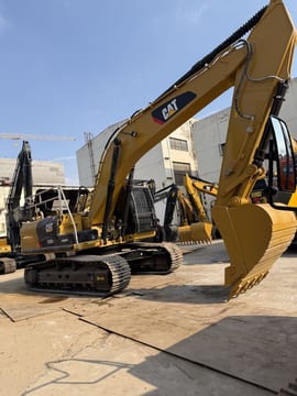 2025 Caterpillar 330DL crawler excavator, side view 2025 Caterpillar 330DL crawler excavator, side view