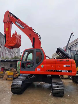 2019 Doosan DX225LCA crawler excavator, side profile view 2019 Doosan DX225LCA crawler excavator, side profile view