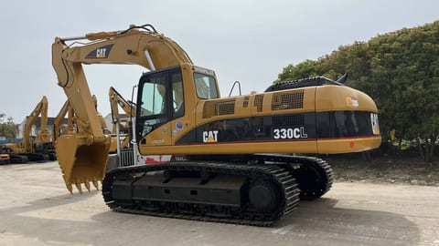 2019 Caterpillar 330CL crawler excavator, side profile view 2019 Caterpillar 330CL crawler excavator, side profile view