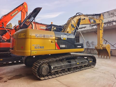 2024 Caterpillar 330D2L crawler excavator, rear three-quarter view 2024 Caterpillar 330D2L crawler excavator, rear three-quarter view