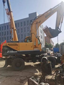 2021 Hyundai R210W-9T wheel excavator side view 2021 Hyundai R210W-9T wheel excavator side view