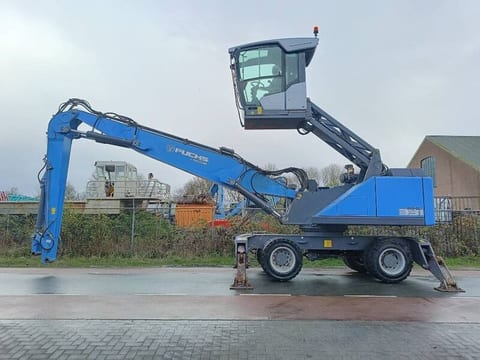 2019 Fuchs MHL331 material handler, side view 2019 Fuchs MHL331 material handler, side view