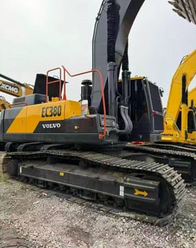 2025 Volvo EC380 crawler excavator, side view 2025 Volvo EC380 crawler excavator, side view