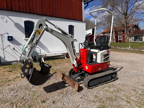 2015 Takeuchi TB210R mini excavator, side profile view 2015 Takeuchi TB210R mini excavator, side profile view