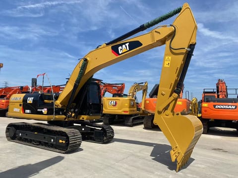 Escavatore cingolato Caterpillar 320D2 del 2022, vista laterale Escavatore cingolato Caterpillar 320D2 del 2022, vista laterale