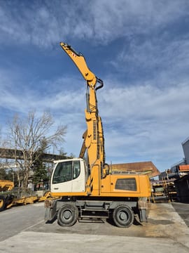 2015 Liebherr LH30 M material handler, side profile view 2015 Liebherr LH30 M material handler, side profile view