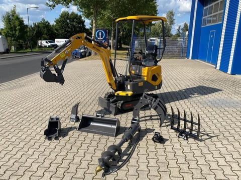 Berger Kraus BK1000JS mini excavator with accessories Berger Kraus BK1000JS mini excavator with accessories