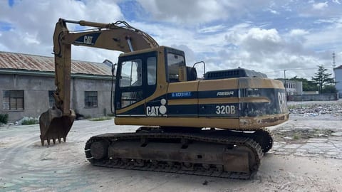 2020 Caterpillar 320B crawler excavator side view 2020 Caterpillar 320B crawler excavator side view