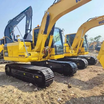 2021 Komatsu PC120-8 crawler excavator, side view 2021 Komatsu PC120-8 crawler excavator, side view