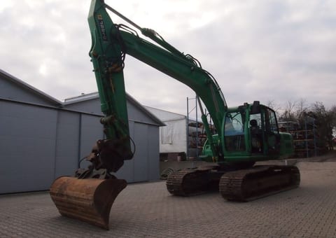 2008 JCB JS210 crawler excavator, side view 2008 JCB JS210 crawler excavator, side view