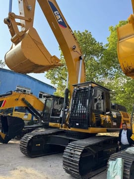 2019 Caterpillar 336D2 crawler excavator, front three-quarter view 2019 Caterpillar 336D2 crawler excavator, front three-quarter view