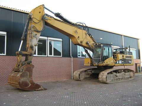 2007 Caterpillar 345C crawler excavator side view 2007 Caterpillar 345C crawler excavator side view