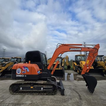 2019 Doosan DH60-7 excavator, side profile view 2019 Doosan DH60-7 excavator, side profile view