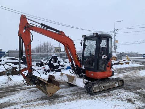 2014 Kubota U35-3 mini excavator, side view 2014 Kubota U35-3 mini excavator, side view