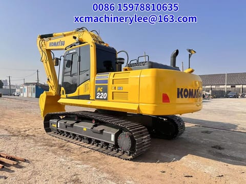 2024 Komatsu PC220 crawler excavator, rear three-quarter view 2024 Komatsu PC220 crawler excavator, rear three-quarter view