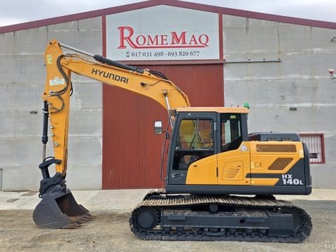 2020 Hyundai HX140L crawler excavator, side view 2020 Hyundai HX140L crawler excavator, side view