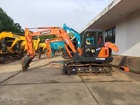 2023 Doosan DH55 mini excavator side view 2023 Doosan DH55 mini excavator side view
