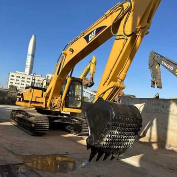 2020 Caterpillar 325BL crawler excavator, front three-quarter view 2020 Caterpillar 325BL crawler excavator, front three-quarter view