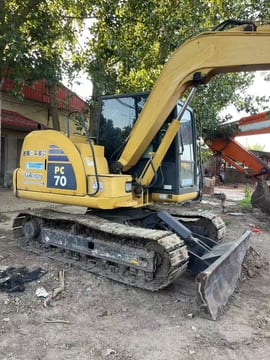2018 Komatsu PC70-8 mini excavator, rear three-quarter view 2018 Komatsu PC70-8 mini excavator, rear three-quarter view