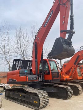 2024 Doosan DX225 crawler excavator, side view 2024 Doosan DX225 crawler excavator, side view