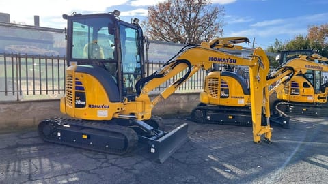 2022 Komatsu PC30MR-5 mini excavator, side view 2022 Komatsu PC30MR-5 mini excavator, side view