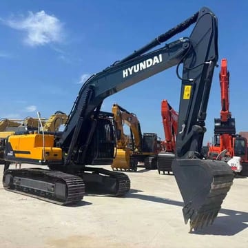 2024 Hyundai HX220S crawler excavator, side view 2024 Hyundai HX220S crawler excavator, side view