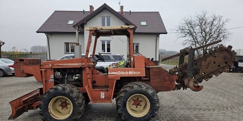 1995 Ditch Witch 7610DD wheel excavator side view 1995 Ditch Witch 7610DD wheel excavator side view