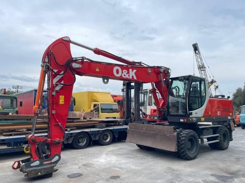 2004 O&K MH 6.6 wheel excavator, side view 2004 O&K MH 6.6 wheel excavator, side view