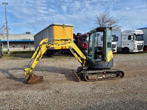 2007 Yanmar VIO25 mini excavator, side view 2007 Yanmar VIO25 mini excavator, side view