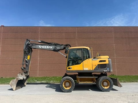 2013 Volvo EW140D wheel excavator side view 2013 Volvo EW140D wheel excavator side view