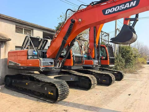 2024 Doosan DX225LCA crawler excavator side view