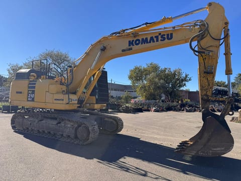 2019 Komatsu PC210 NLC-11 excavator, side view 2019 Komatsu PC210 NLC-11 excavator, side view