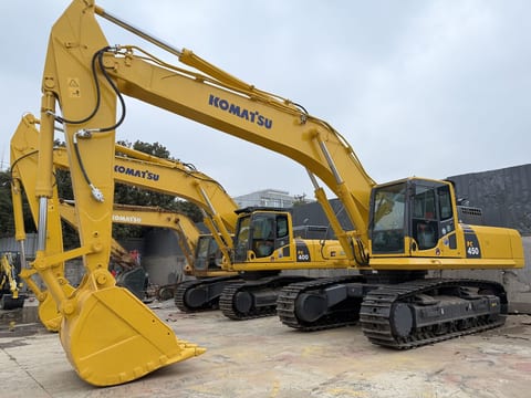 2024 Komatsu PC450-8 crawler excavator, side view 2024 Komatsu PC450-8 crawler excavator, side view