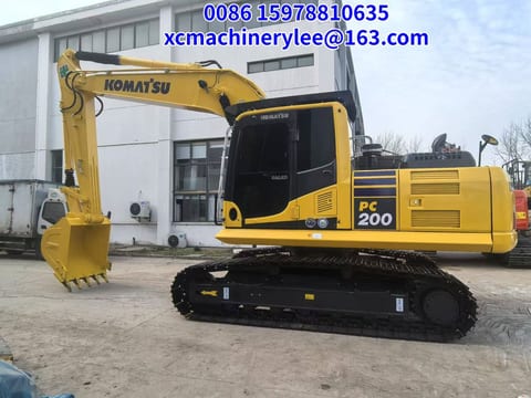 2023 Komatsu PC200 crawler excavator side view 2023 Komatsu PC200 crawler excavator side view