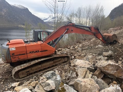 2011 Atlas 260LC crawler excavator, side view
