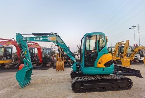 2022 Kubota KX155 mini excavator, side profile view 2022 Kubota KX155 mini excavator, side profile view
