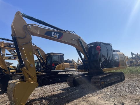 2024 Caterpillar 320E crawler excavator, side view 2024 Caterpillar 320E crawler excavator, side view