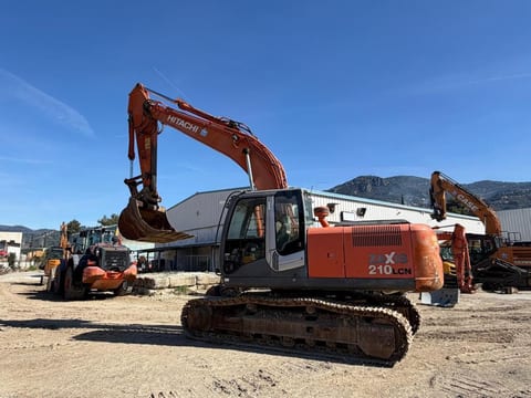 2007 Hitachi Zaxis 210LCN crawler excavator, side view 2007 Hitachi Zaxis 210LCN crawler excavator, side view