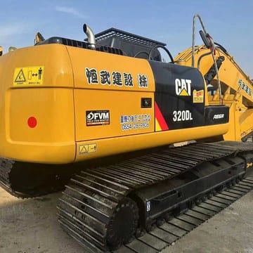 2020 Caterpillar 320DL гусеничный экскаватор, вид сзади под углом 2020 Caterpillar 320DL гусеничный экскаватор, вид сзади под углом