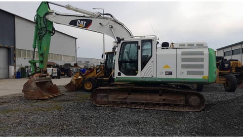 2015 Caterpillar 324EL crawler excavator, side profile view 2015 Caterpillar 324EL crawler excavator, side profile view