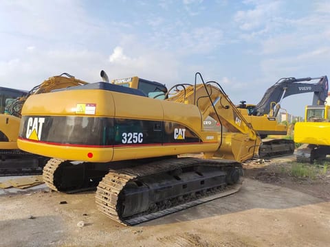 2018 Caterpillar 325C crawler excavator, rear three-quarter view 2018 Caterpillar 325C crawler excavator, rear three-quarter view
