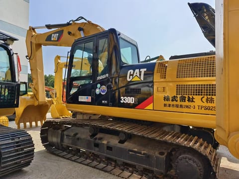 2019 Caterpillar 330D2 crawler excavator, side view 2019 Caterpillar 330D2 crawler excavator, side view